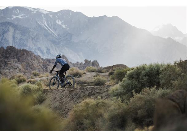 Giant 25 Revolt Adv Pro 0 M SRAM Force eTap AXS hydraulic