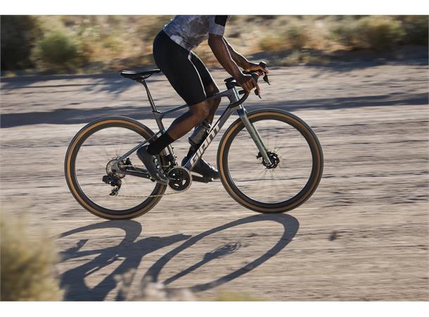 Giant 25 Revolt Adv Pro 0 M SRAM Force eTap AXS hydraulic
